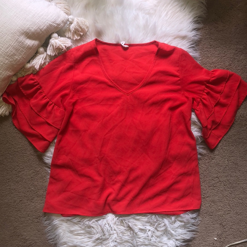 Tyche M vneck T-shirt with ruffle short sleeves